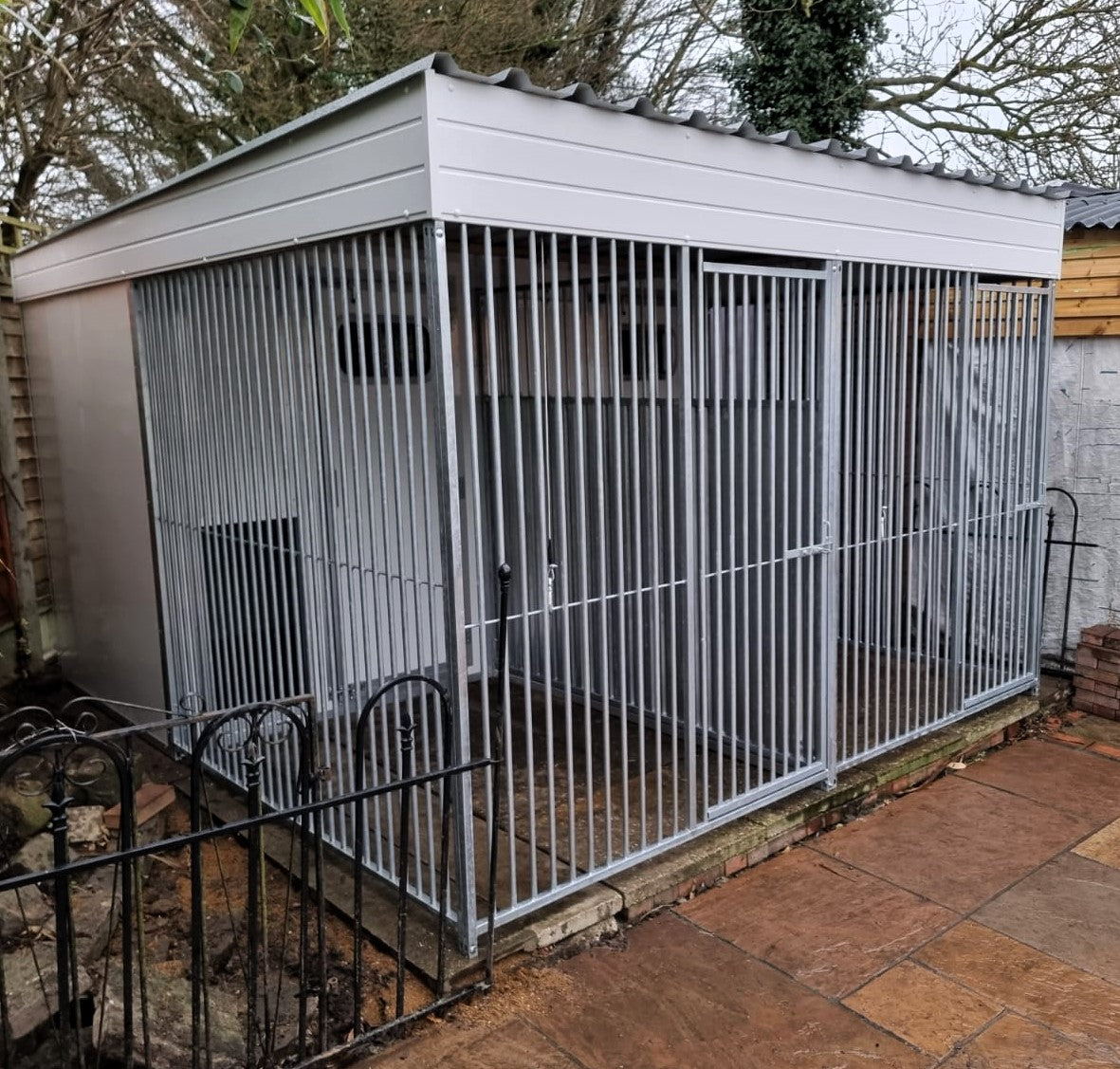 Blakemere Double Thermal Dog Kennel And Run 10ft (Wide) x 12ft (Deep)