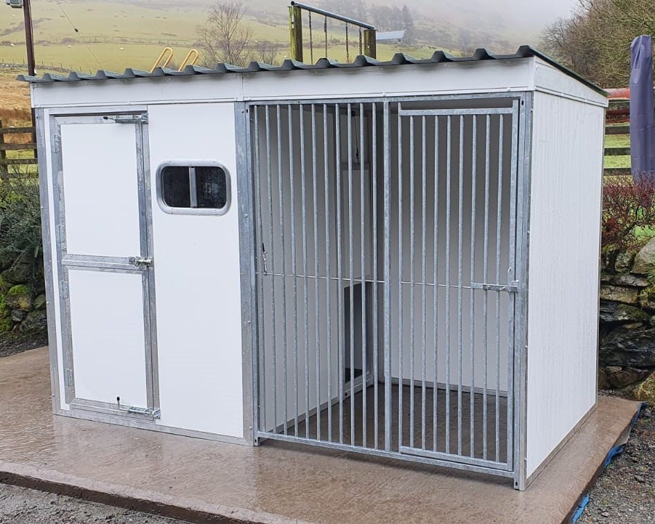 KENNELSTORE Blakemere Thermal Dog Kennel And Run 10ft (Wide) x 5ft