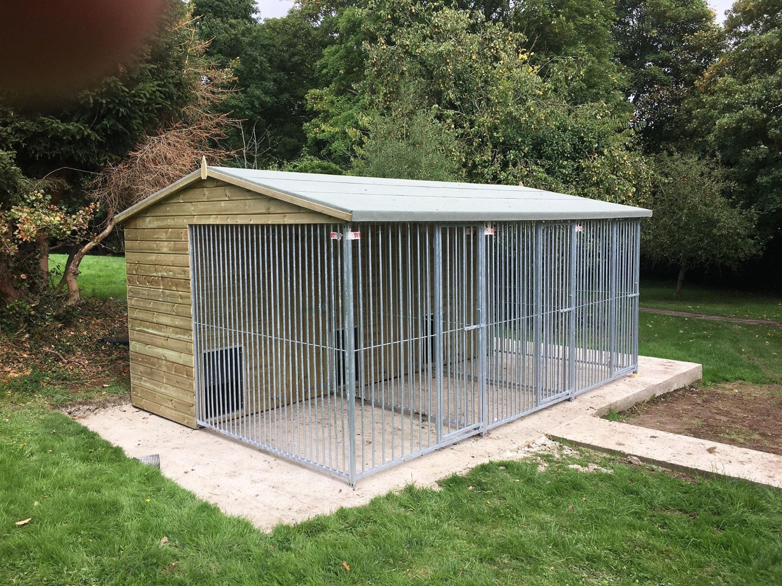 Chesterton 2 Block Wooden Dog Kennel And Run 10ft (wide) x 10'6ft (depth) x 7'3ft (apex)