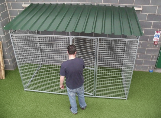 3-Sided Mesh Pen with Roof - Floor Cleaned