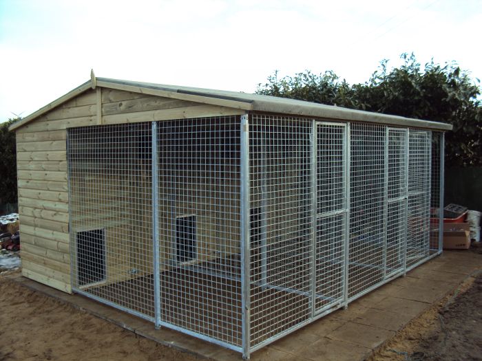 Chesterton 4 Block Wooden Dog Kennel And Run 20ft (wide) x 10'6ft (depth) x 7'3ft (apex)