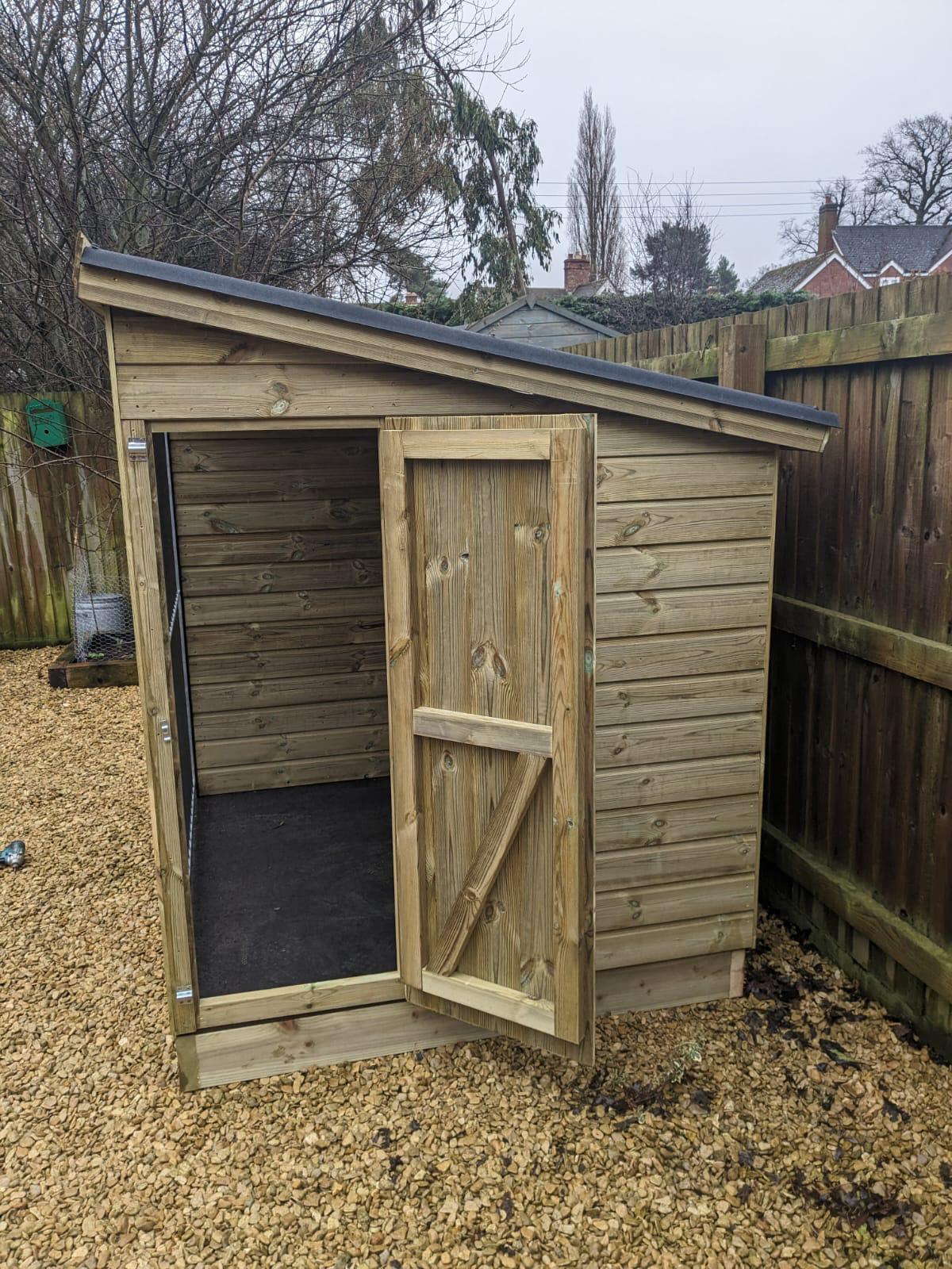 Ettiley Dog Kennel 14ft (wide) x 4ft (depth) x 5'7ft (high)