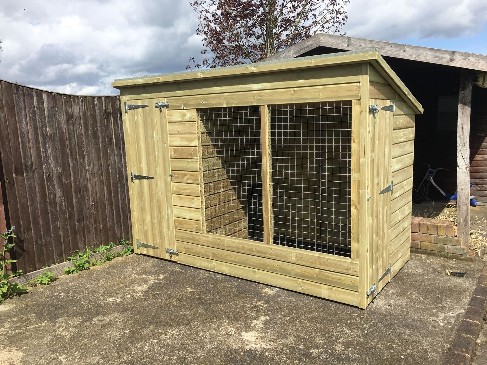 ASTON WOODEN DOG KENNEL AND RUN  8ft (wide) x 6ft (depth) x 5'7ft (high)