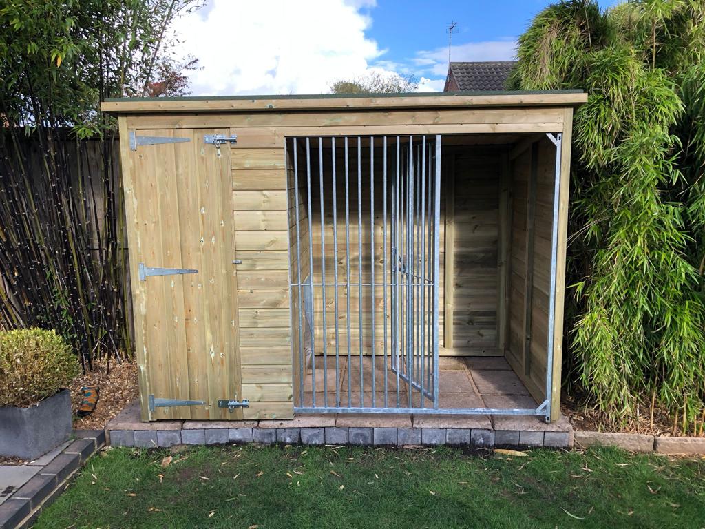 Chesterfield Wooden Dog Kennel And Run 12ft (wide) x 6ft (depth) x 5'11ft (high)