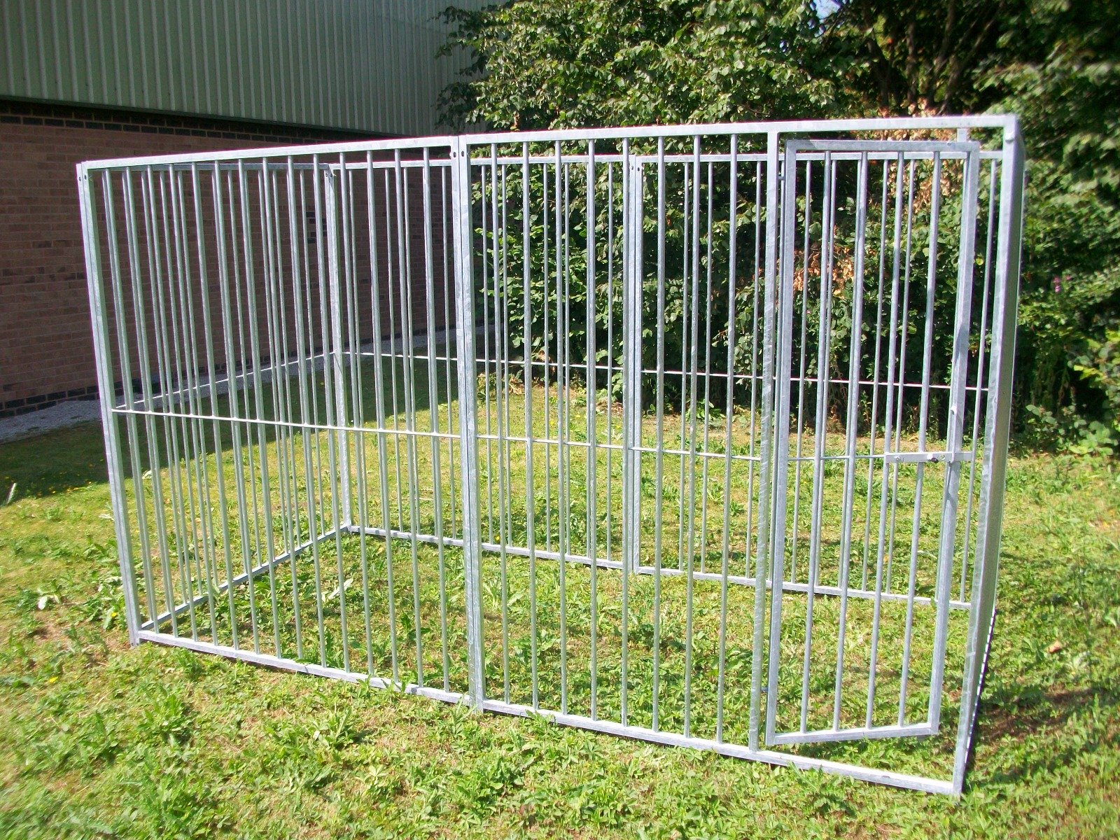 4 sided bar dog pen without roof