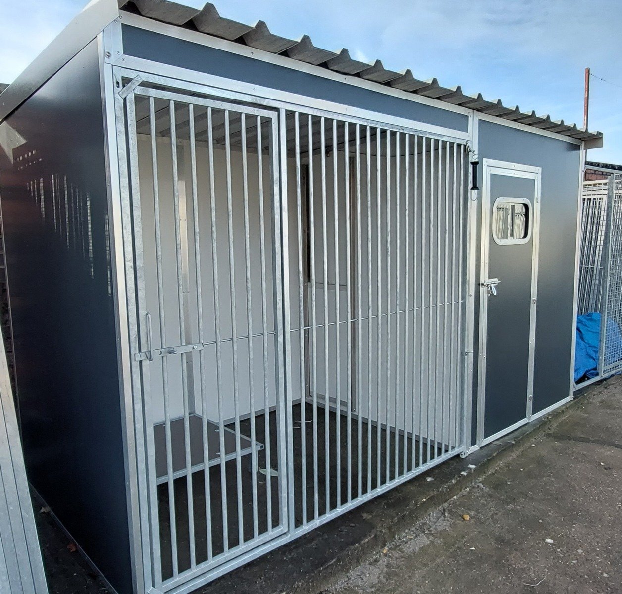 Single Kennel With Enclosed Run 12' (W) x 5' (D)