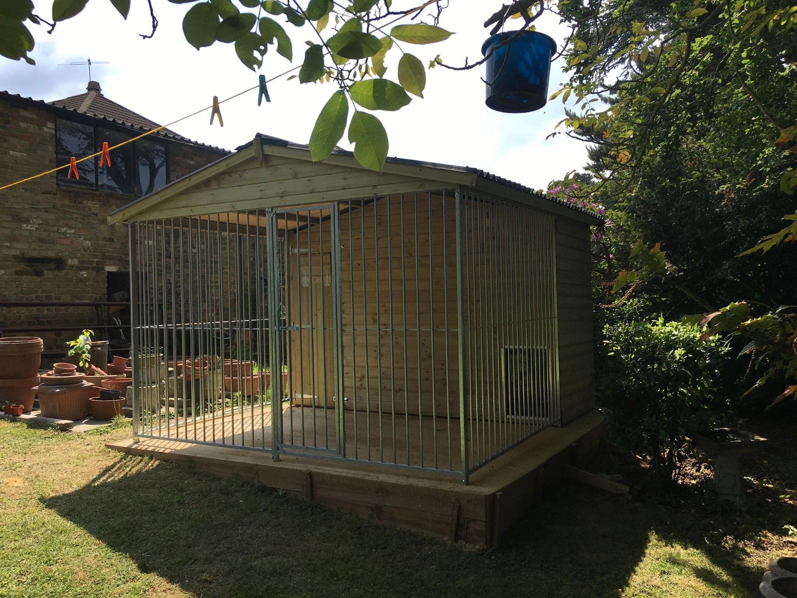 Front Entry Wymbury Deluxe Dog Kennel - 10ft(w) x 10'6ft(d)